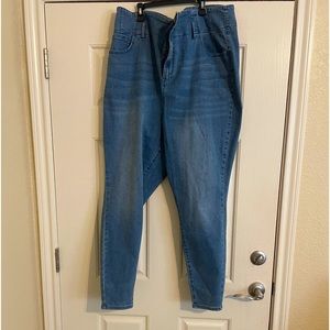 Fashion to Figure High waist skinny jeans nwot